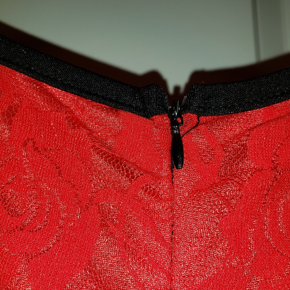 Dress - Picture 3 of 4